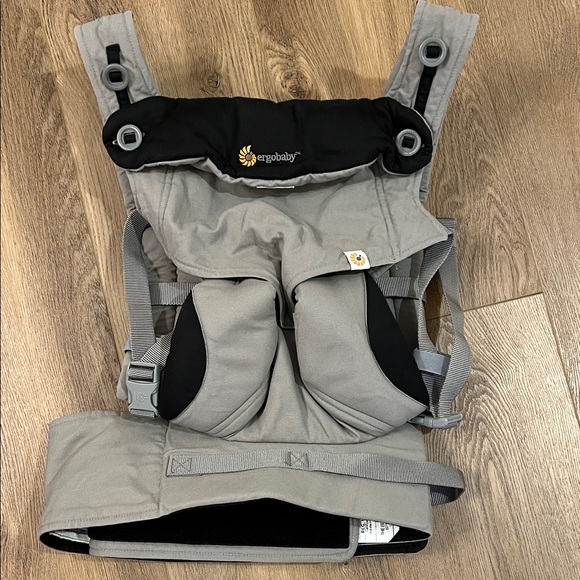 Ergobaby Carrier- gray/black - Picture 1 of 3